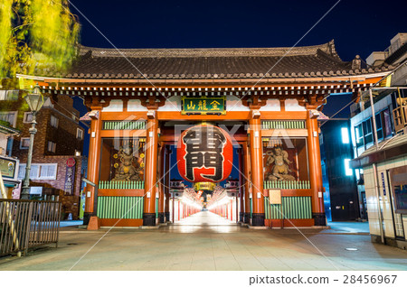 Asakusa寺廟Kaminarimon夜視圖在2017年1月射擊了 28456967