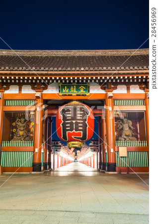 Asakusa寺廟Kaminarimon夜視圖在2017年1月射擊了 28456969