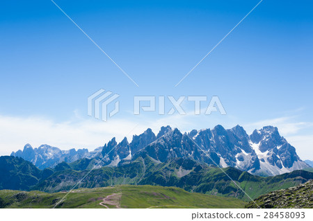 Italian mountain panorama 28458093