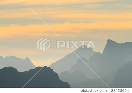 Italian mountain panorama at dawn 28458094