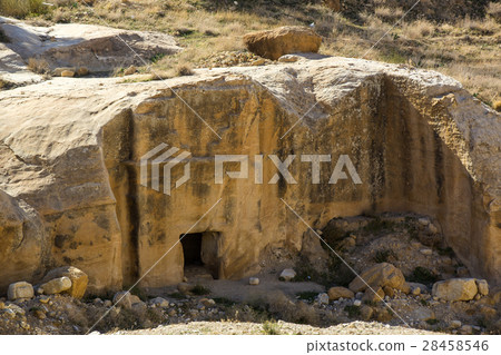 Ancient abandoned rock city of Petra in Jordan tou 28458546