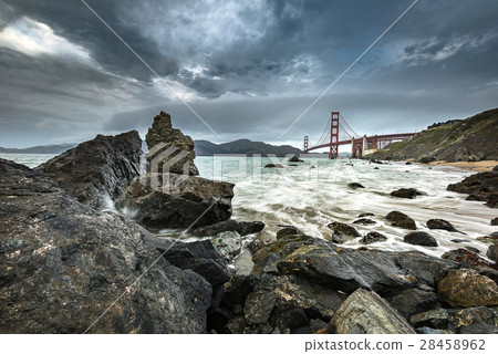 Golden Gate Bridge and Pacific Ocean 28458962