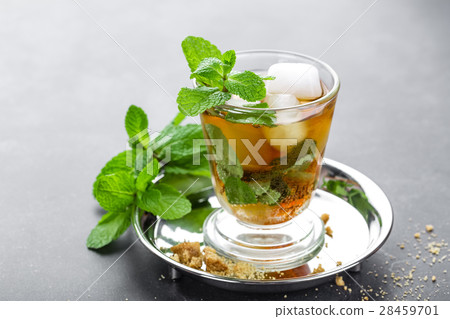 Mint Julep cocktail with bourbon, ice and mint Mint Julep cocktail with bourbon, ice and mint 28459701
