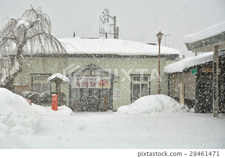 走在Kakunoda周圍：秋田內陸縱向鐵路Kakunoda站和郵局 28461471