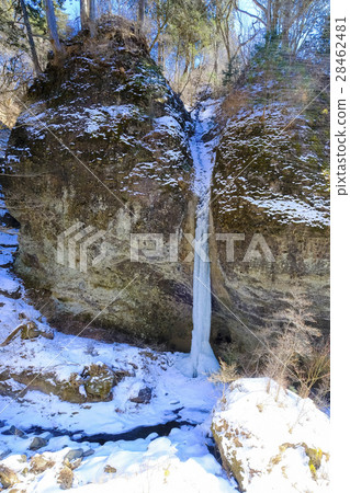 Misuzu waterfall in winter 28462481
