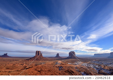Mitten Buttes in Monument Valley 28462618