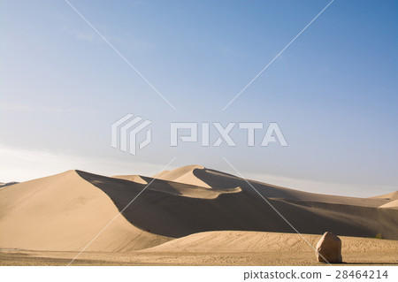 Sand dune in Gobi Desert, China 28464214