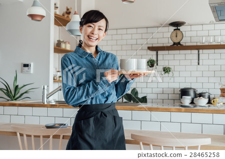 Cafe Staff 28465258