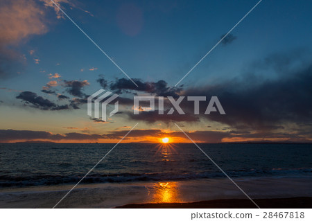 Sawan Sea and Sunset Sawan Sea and Sunset 28467818