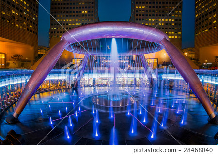 Fountain of Wealth 28468040