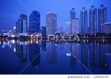 Night view of Bangkok, Thailand's capital city (Night View of Bangkok, Thailand) 28469334