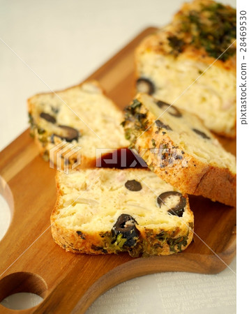 Cunecare cut version of tuna and olive White background 28469530