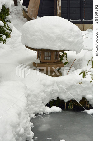 Walking around the Kakunodan: Samurai residence style Aoyagi Pond in the family and stone lantern 28469592