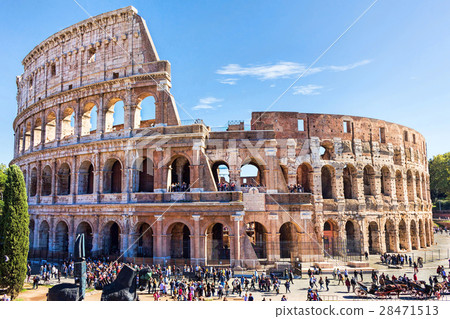 Ruins of the colosseum in Rome 28471513