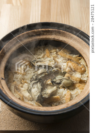 牡蠣煮熟的米飯 28475121