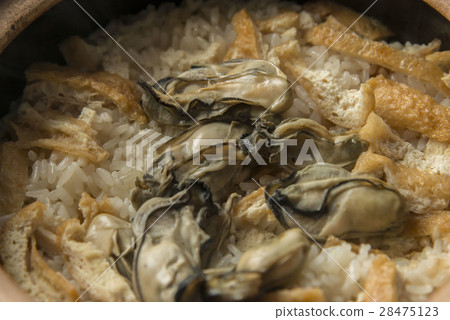 牡蠣煮熟的米飯 28475123