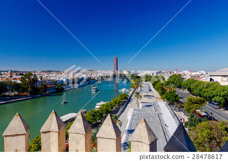 Sevilla. City embankment along the Guadalquivir. 28478617