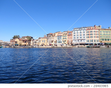 Building which can be seen from the sea 28483965