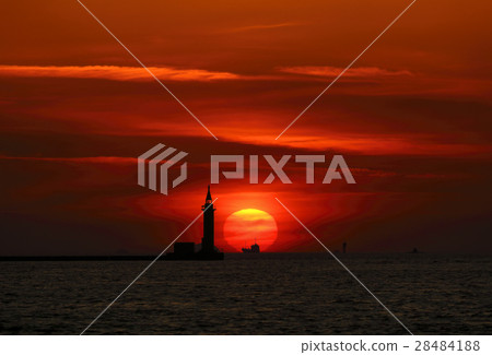 Sunset of Hakata Bay Sunset of Hakata Bay 28484188