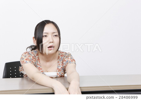 Inconvenient young lady Inconvenient young lady 28486999
