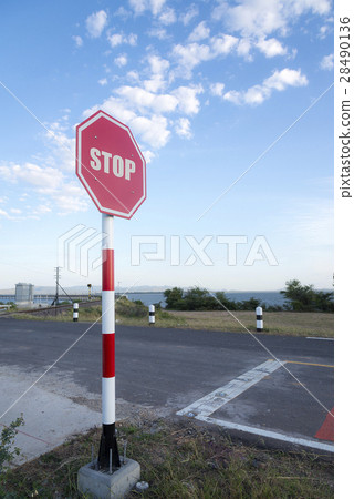 the horizontal frame of stop traffic sign 28490136