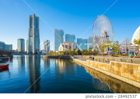 Yokohama bay in central Yokohama, Japan 28492537