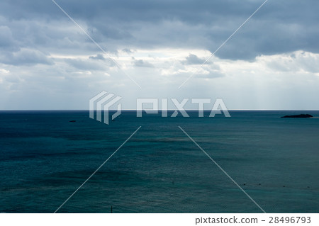 Horizon line from Chinen cape Horizon line from Chinen cape 28496793