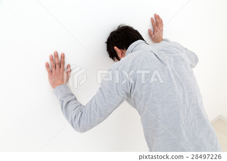 Sorrow male white back 28497226