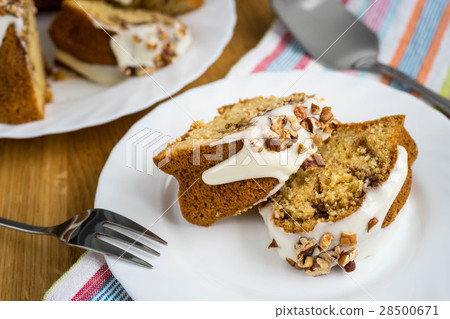 Cinnamon sour cream cake 28500671