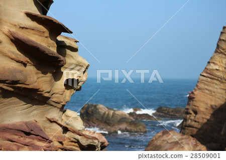 Taiwan's Keelung South Yachi Rock 28509001