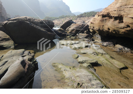 Taiwan's Keelung South Yachi Rock 28509327