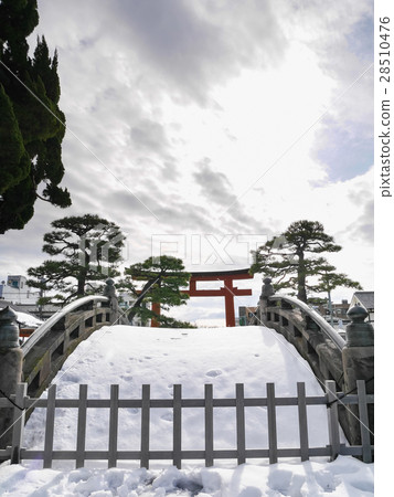 Kamakura Tsurugaoka Hachimangu Shrine Torii 28510476