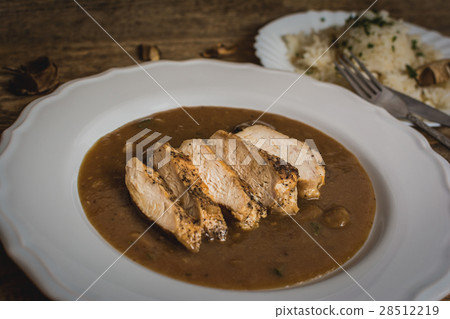 Chicken with mushroom sauce Chicken with mushroom sauce 28512219