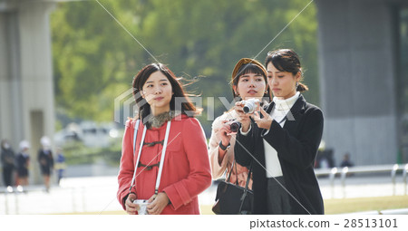 旅遊女性攝影廣島和平紀念公園 旅遊女性攝影廣島和平紀念公園 28513101