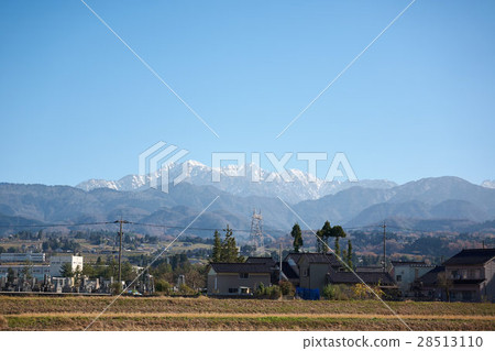 Countryside scenery of Hokuriku backed by Mt. Katsura of Tateyama mountain range, Namerikawa City, Toyama Prefecture Countryside scenery of Hokuriku backed by Mt. Katsura of Tateyama mountain range, Namerikawa City, Toyama Prefecture 28513110