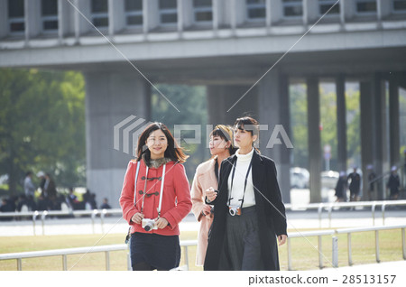 旅遊婦女廣島和平紀念公園 旅遊婦女廣島和平紀念公園 28513157
