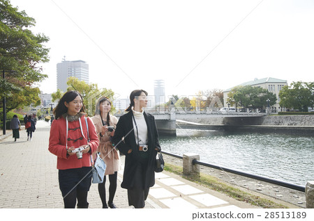 Tourist women Hiroshima Peace Memorial Park 28513189