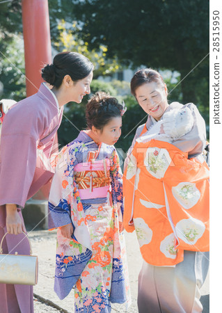 七五三 參拜神社 家庭 28515950