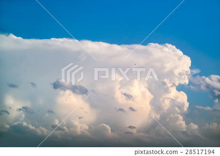 Sky before thunderstorm 28517194