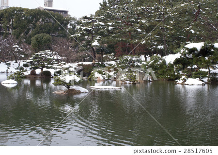 廣島的景觀花園減少了雪化妝 28517605