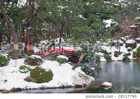 廣島的景觀花園減少了雪化妝 28517790