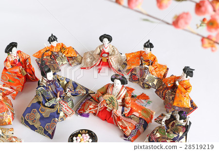 Hina木偶許多半圓白色後面桃花 Hina木偶許多半圓白色後面桃花 28519219