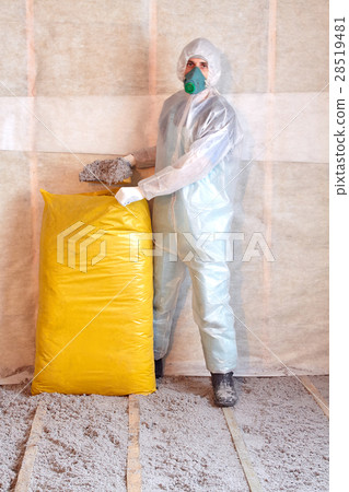 Master stacked cellulose insulation in the floor Master stacked cellulose insulation in the floor 28519481