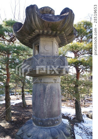 信州國寶松本城美津野忠義連續光籃石燈捐贈給Kanonaga,以支持一般雄辯的幕府將軍的繩子 信州國寶松本城美津野忠義連續光籃石燈捐贈給Kanonaga,以支持一般雄辯的幕府將軍的繩子 28519653