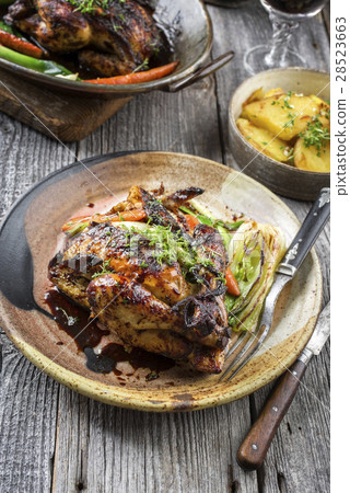 Spring Chicken with Vegetable and Potatoes on Plat Spring Chicken with Vegetable and Potatoes on Plat 28523663