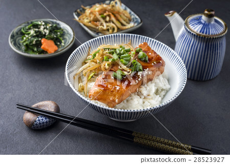 Salmon Teriyaki with Rice and Vegetable 28523927
