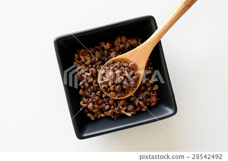 Sansho fruit 28542492