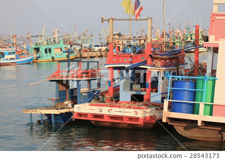 Boat fishermen Boat fishermen 28543173