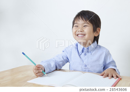 Children studying 28543606