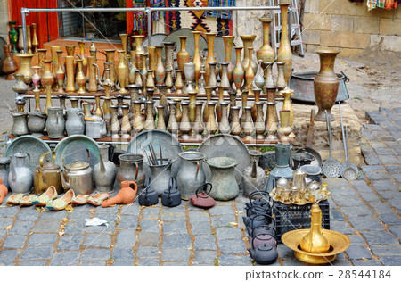 Old oriental antiques jungs and vases 28544184